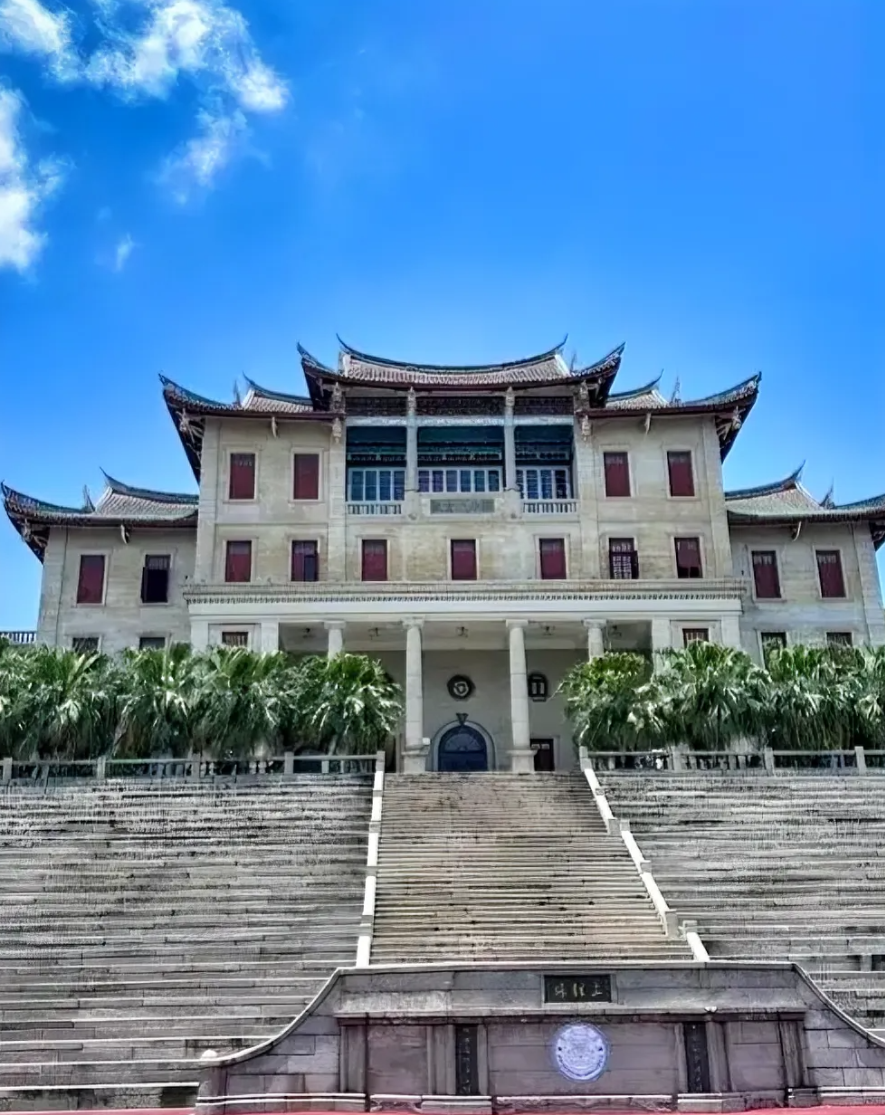 我国各省排名最高的大学：
1、贵州省———-贵州大学， 全国排名95名
2、云南