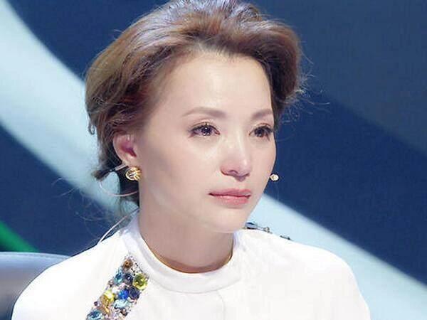 董卿赵忠祥绯闻：隐私与责任的平衡