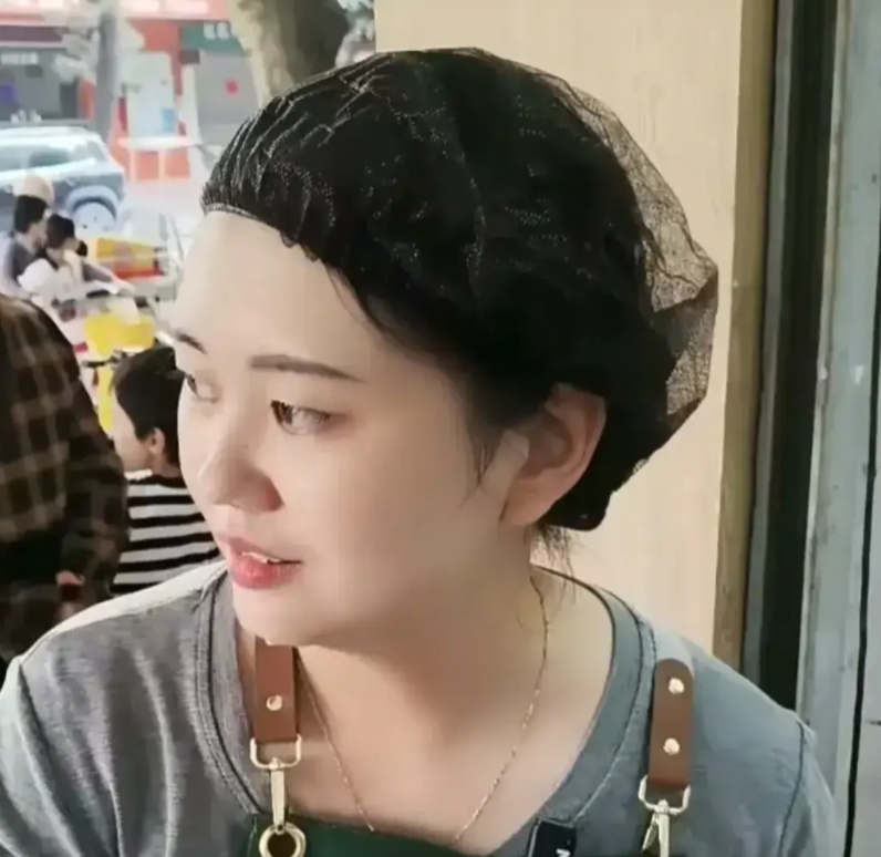 吹向“肥娟”的那阵风好像停下来了！虽然知道流量不是长久的，但是肥娟这次的流量也结