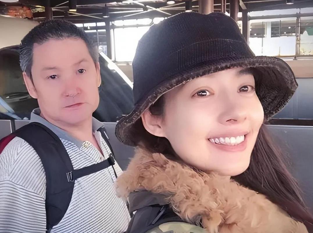 郭碧婷接爸爸到香港的婆家过年
郭爸爸连发动态，用他的话来说还真是来享福的，还变着