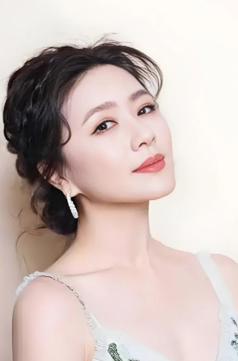 她苦追陆毅
