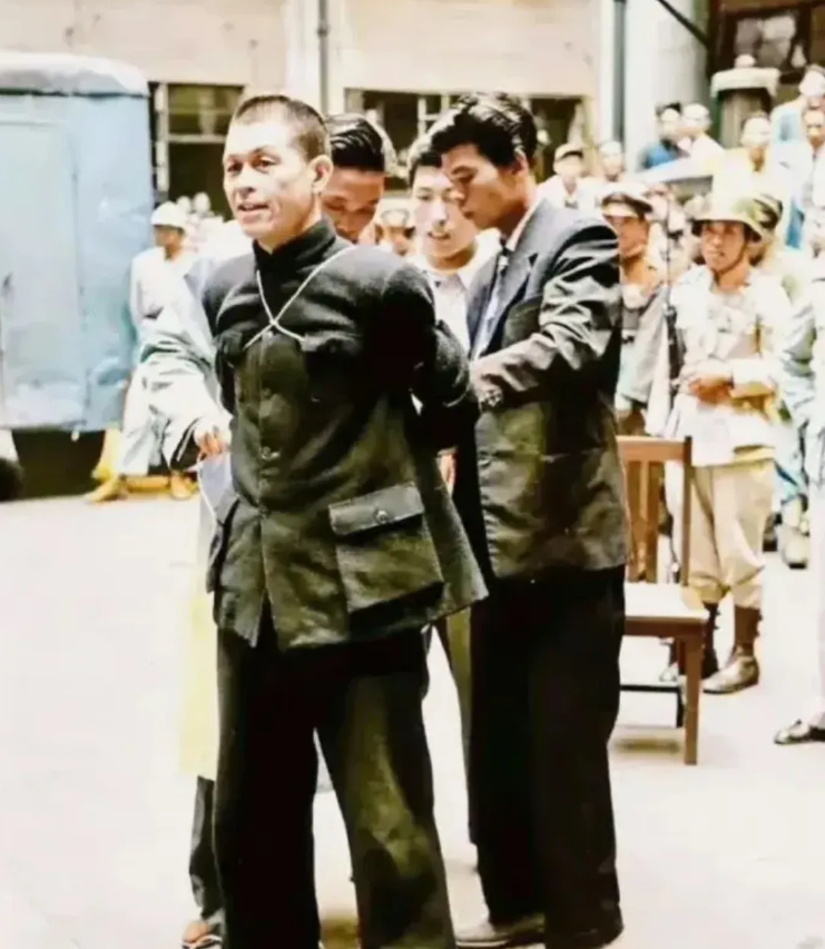 1949 年的上海街头，即将被押赴刑场的陈惕庐烈士生命的最后一刻