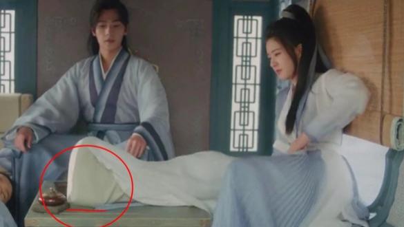 十厘米厚底靴？比轿车还矮？明星身高造假太可怕！