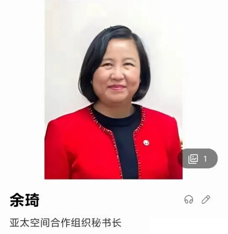 享有外交豁免权，于是车辆违停，涨知识了。
北京大妈车辆违停，道路拥堵，群众上前好