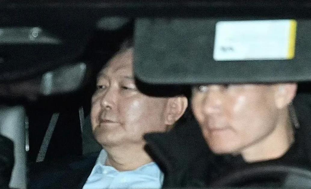 突发消息！尹锡悦被逮捕拘留一夜后，突然以健康为由拒绝再接受公调处的问询，目前，公