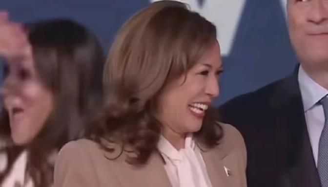 哈里斯说中国的医院是最挣钱的地方，哈里斯在调侃拜登时表示，拜登退休后可以去投资中