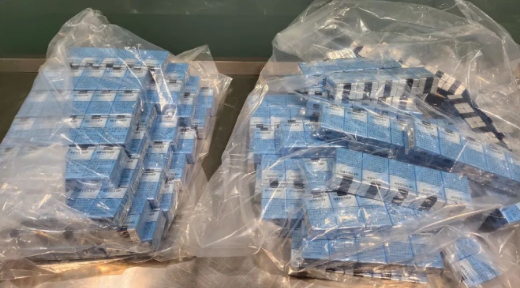 胆子真肥啊！北京大兴机场，有4名旅客携带的物品，机检图像显示异常，巧的是，图像存