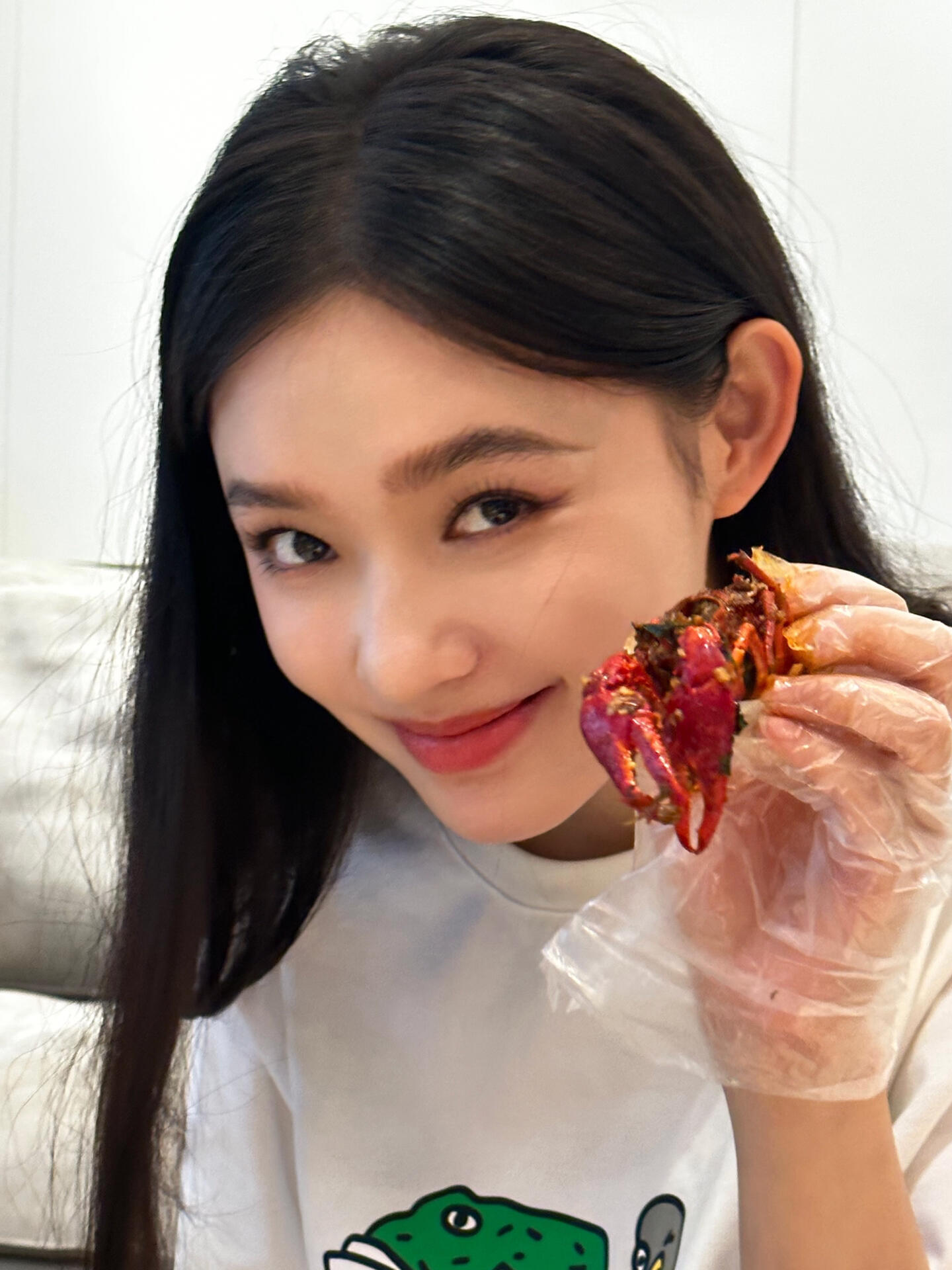 林允吃小龙虾