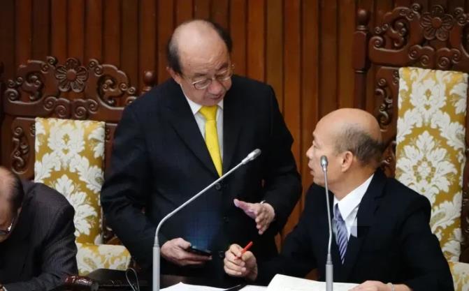 协商零进度！韩国瑜制止也没用　柯建铭呛：要我安静除非打死我

立院长韩国瑜今（1