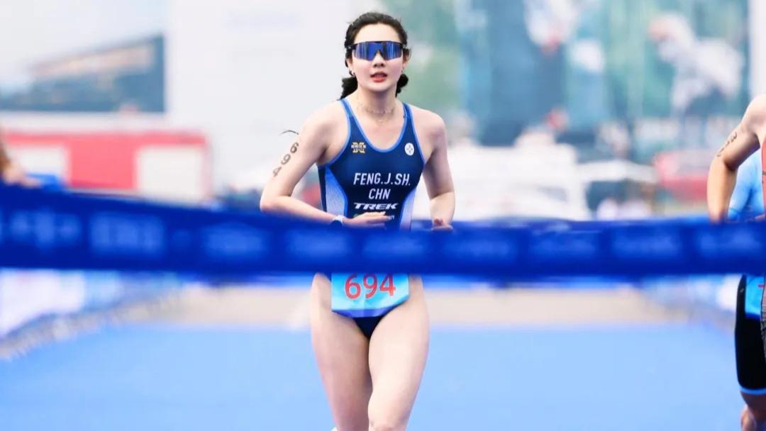 体坛高颜值美女运动员！173cm黄金臀腿比真是绝了！不输吴艳妮！