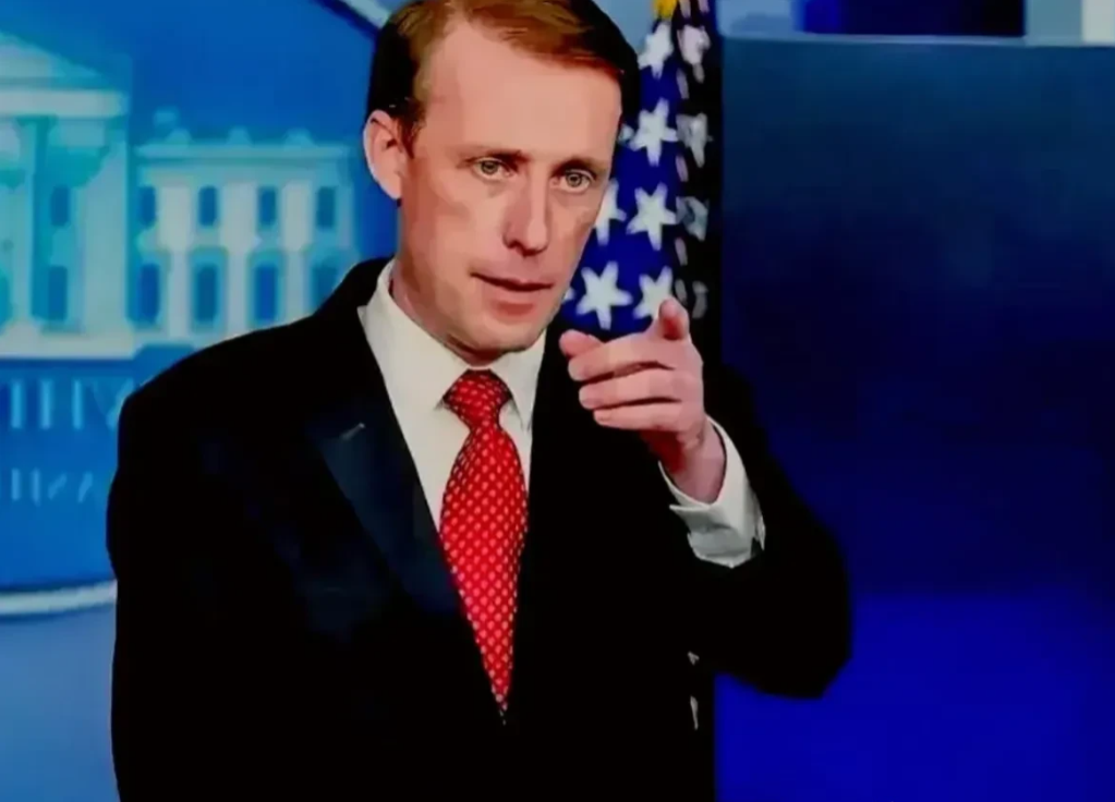 对于美国对月壤分配方案的强烈质疑，中国展现出了泰然处之的风范。当嫦娥六号凯旋归来