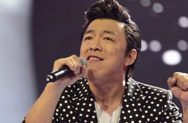 黄渤的演艺生涯充满了挑战和机遇