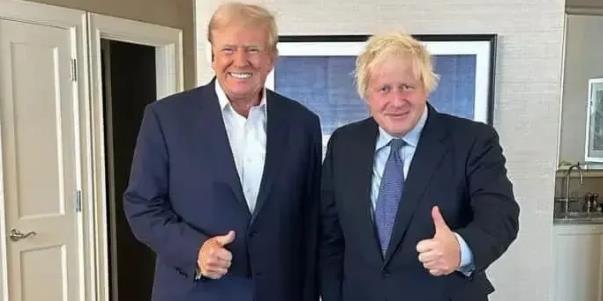 英国前首相约翰逊会见了特朗普，讨论了乌克兰问题。
约翰逊Instagram上表示