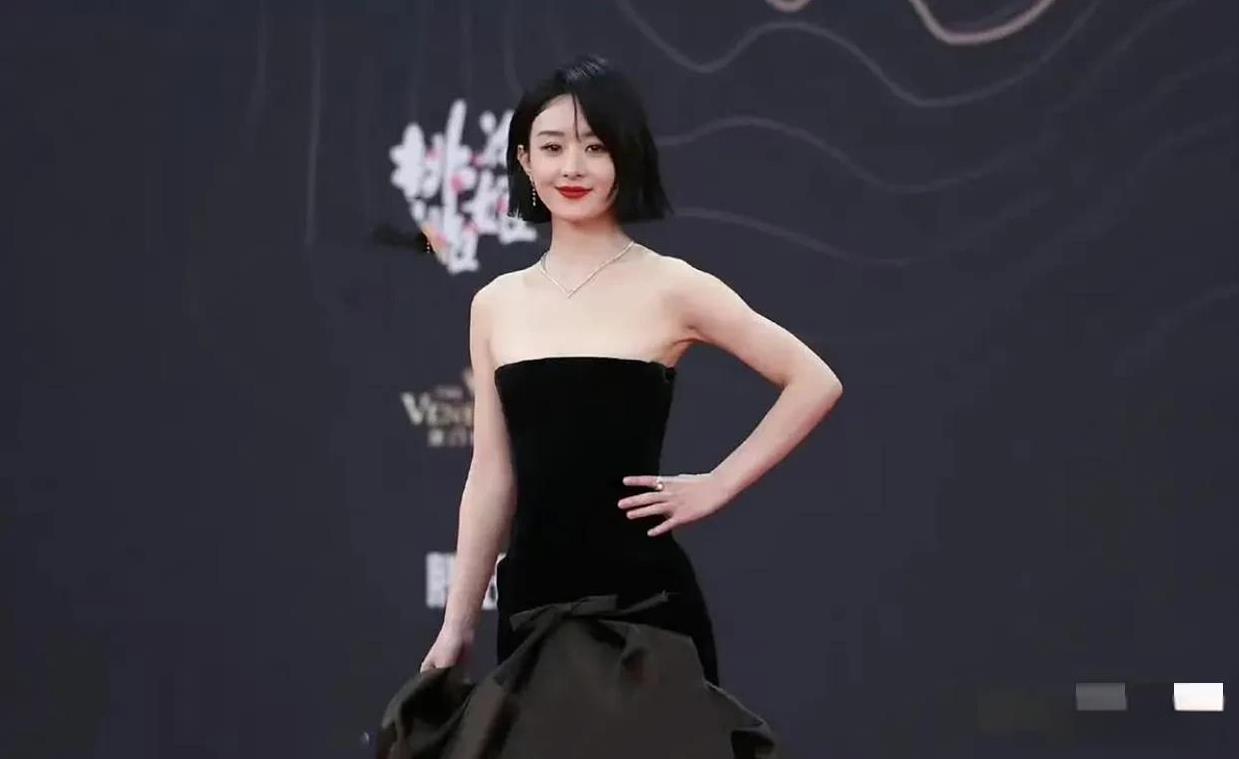 哈哈哈哈，下午开始的时候我就盲猜赵丽颖会压轴出场，没想到果不其然，压对了。这就是