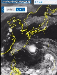 因为卷入大量干空气，贝碧嘉拖不动长长的尾巴，

干脆壮士断腕，撇下尾巴轻装上阵，