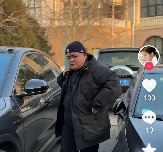 近日德云社刘喆和张鹤擎两人直播，回忆在艺馨社往事，那时候相声不紧气，自己己经谈对