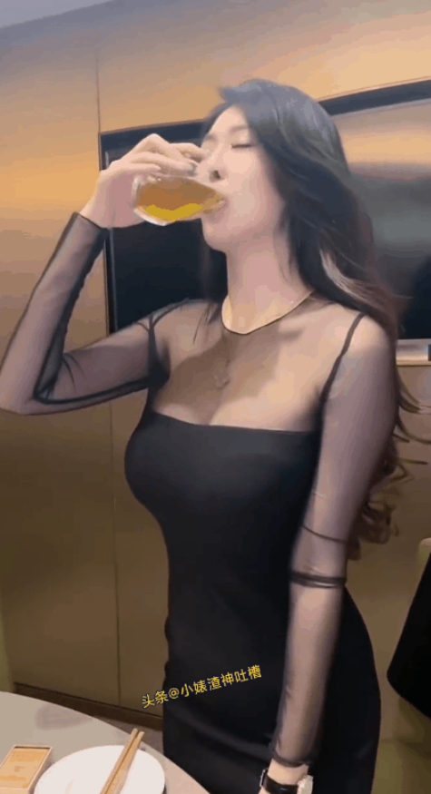 当小姐姐趴下的时候就知道谁才是那个猎人了