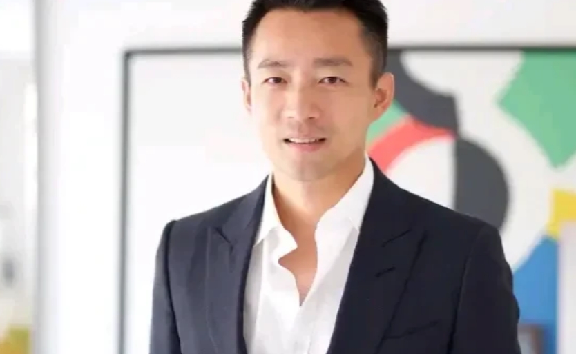 S家已把孩子证件交给了汪小菲，汪小菲带着妻子回北京，大家很不解为什么汪小菲会离台