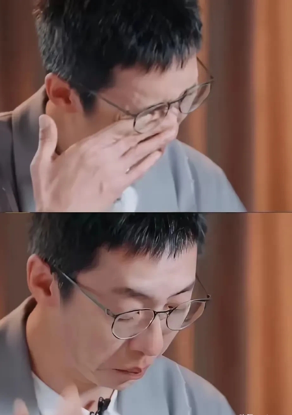 葛夕没下车，和黄圣依一样选择了离婚。留一手和杨子一样，当场流下了男人的眼泪，哦，