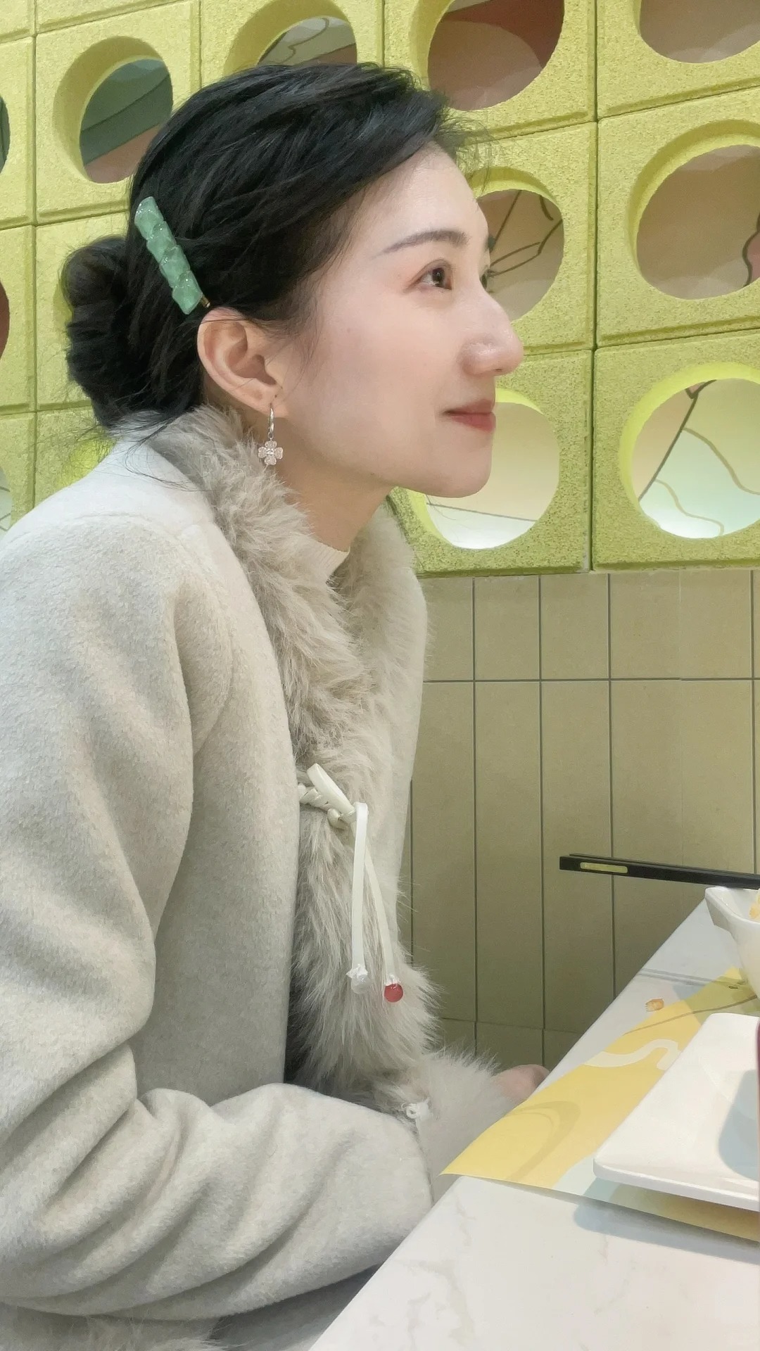 我想问老师的另一半都是做什么的？
我就想知道
我就是八卦好奇
老师的对象另一半都
