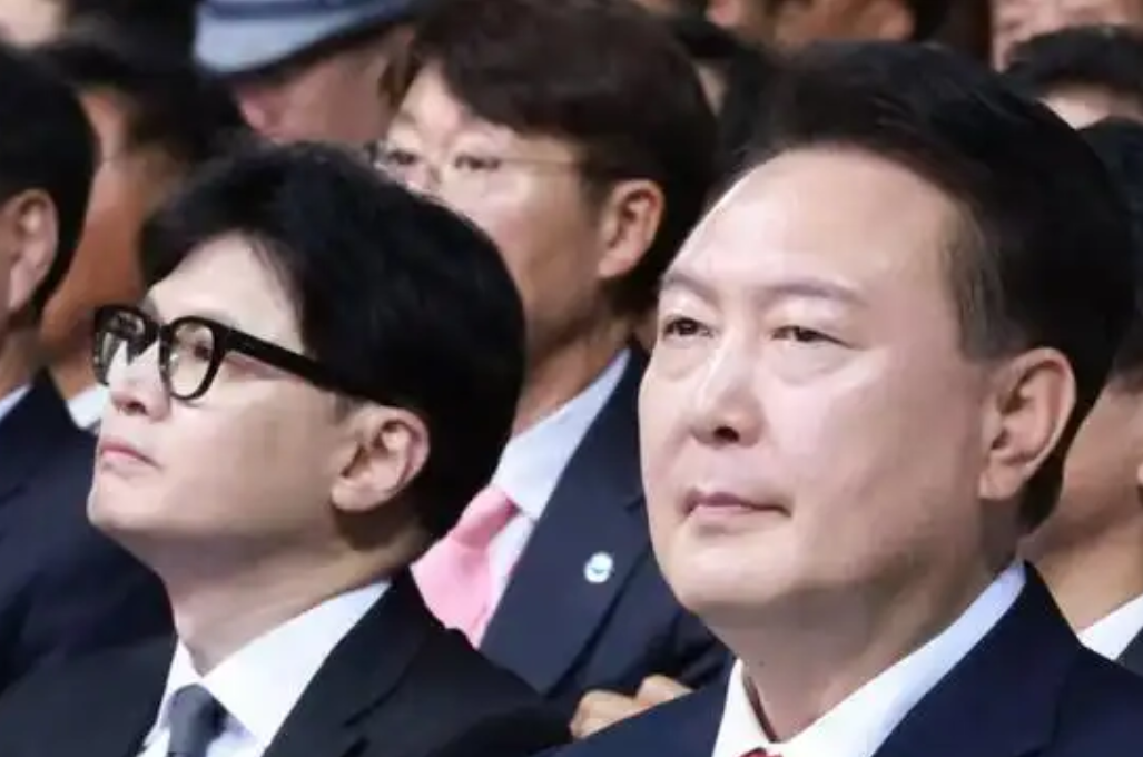 尹锡悦紧急戒严令就败在此人手里，他将成为韩国希望之星！