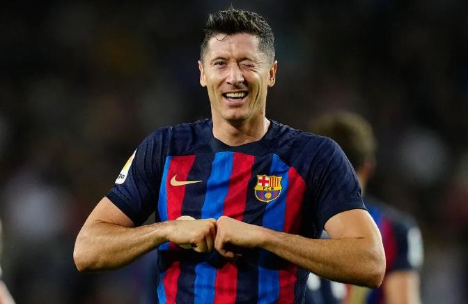 莱万能否打破C罗140球的欧冠记录？
答案是不能。莱万多夫斯基本赛季在欧冠已经进