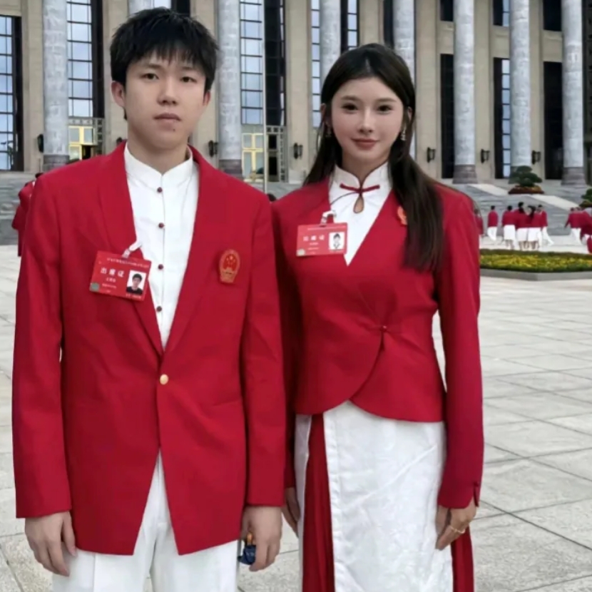 奥运表彰大会，实不相瞒，有“五个”没想到。

1.没想到全红婵还是那么小个；

