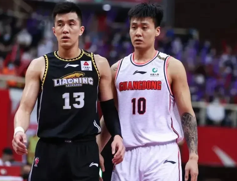 黑睿:大侄子太不够意思了，状态出来太早了，我心里多有压力。

郭少:黑睿，你着急