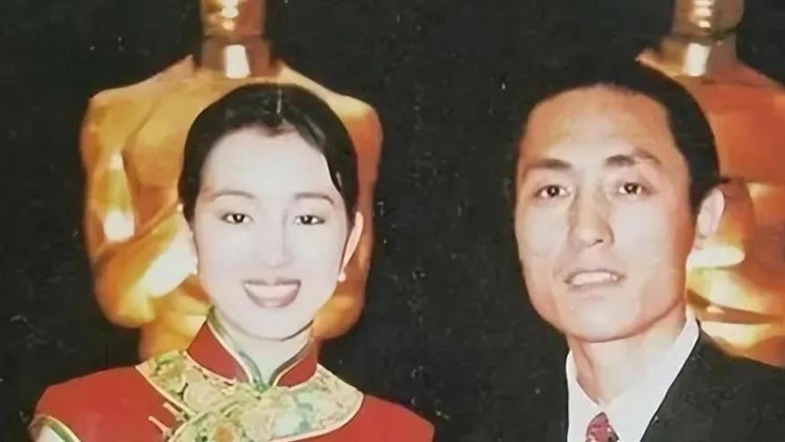 同是张艺谋的基因，肖华和陈婷的女儿一对比，差距不是一般的大