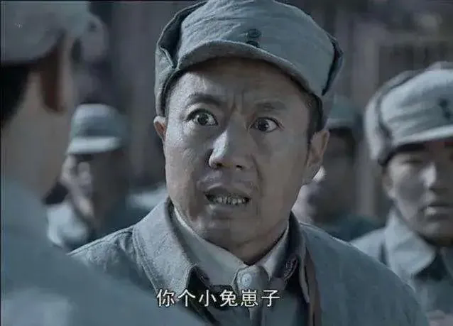 孔捷能活到最后，我觉得真是因为运气好。最起码在我看来，铁三角里孔捷是最没脾气的，