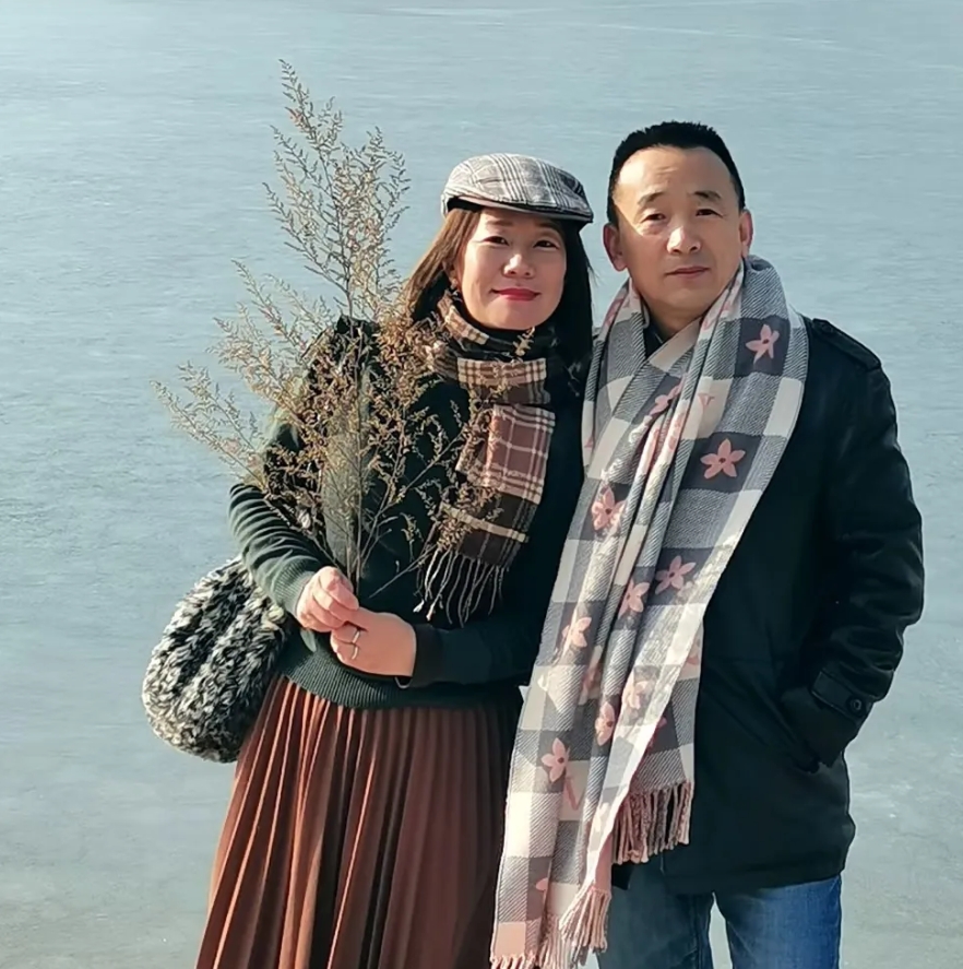 真是受不了，老爸54岁，老妈今年也52了，天天两个人还腻歪的比我这年轻人还前卫。