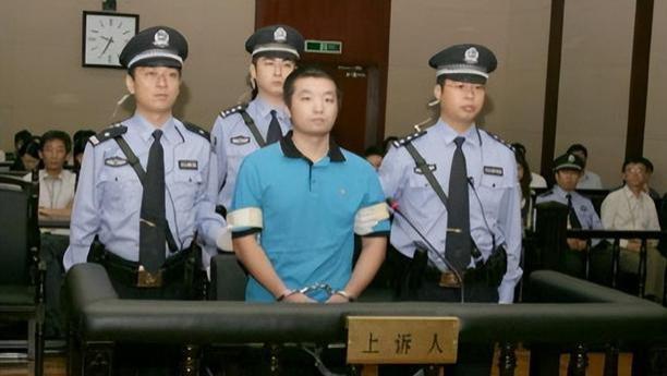 纪实上海小伙杀6名警察！判死刑时说：你不给我说法，我给你说法