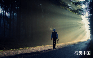 本以为我妈终于开始爱我了，没想到她却是想让我，给继父跟前妻生的弱智儿子做老婆。