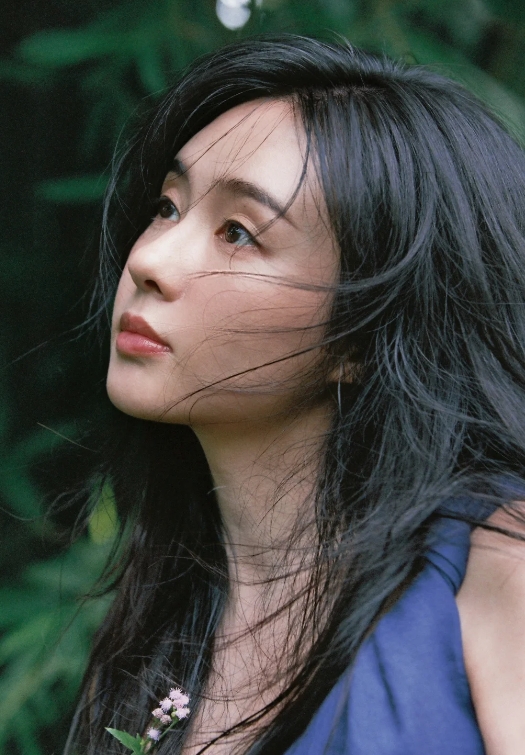 郑合惠子：艺术魅力的多元绽放