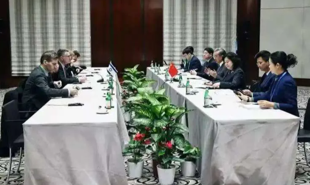 慕尼黑上演这一幕，中国强大了，以色列一改故辙，感谢中方！

外长王毅在参加慕尼黑