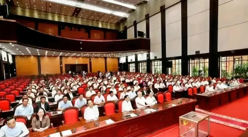 突发消息来了，越南媒体炸锅。据越南一些权威媒体报道，越南共产党中央发布了令人震惊