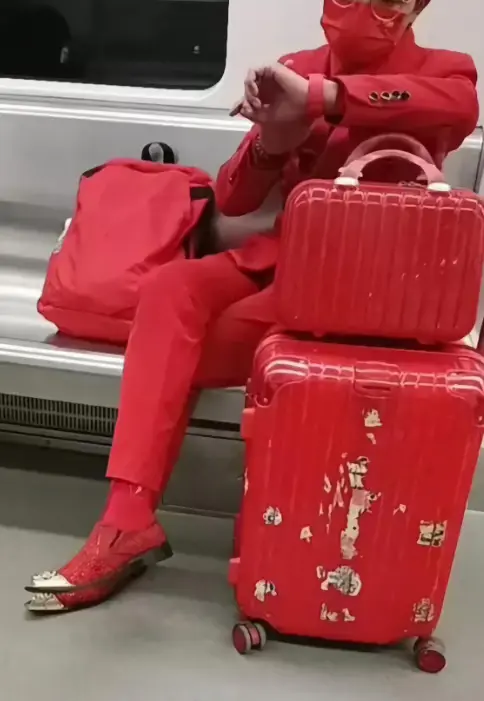 这大哥职业一看就很明显，你们知道是啥吗？