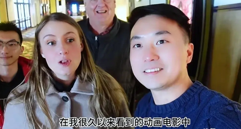 250万粉丝大博主，在美国7年，谈《哪吒2》有3点非常客观。

1、国外的票价，