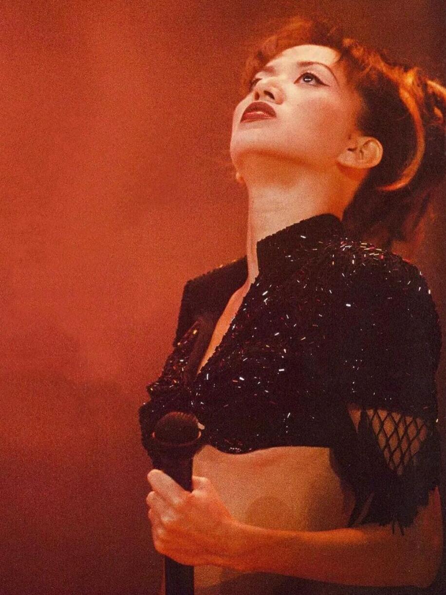 塔塔老婆，看着有点害羞