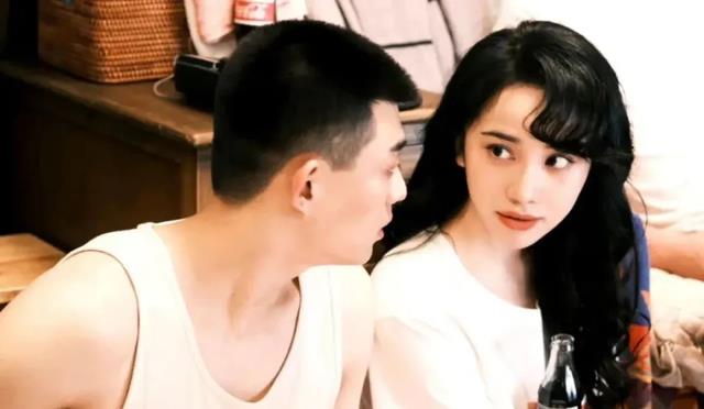 又一“谋女郎”上线！再次向大家证明了，74岁张艺谋的顶级审美（张艺谋评价谋女郎长相）-第17张图片-九妖电影