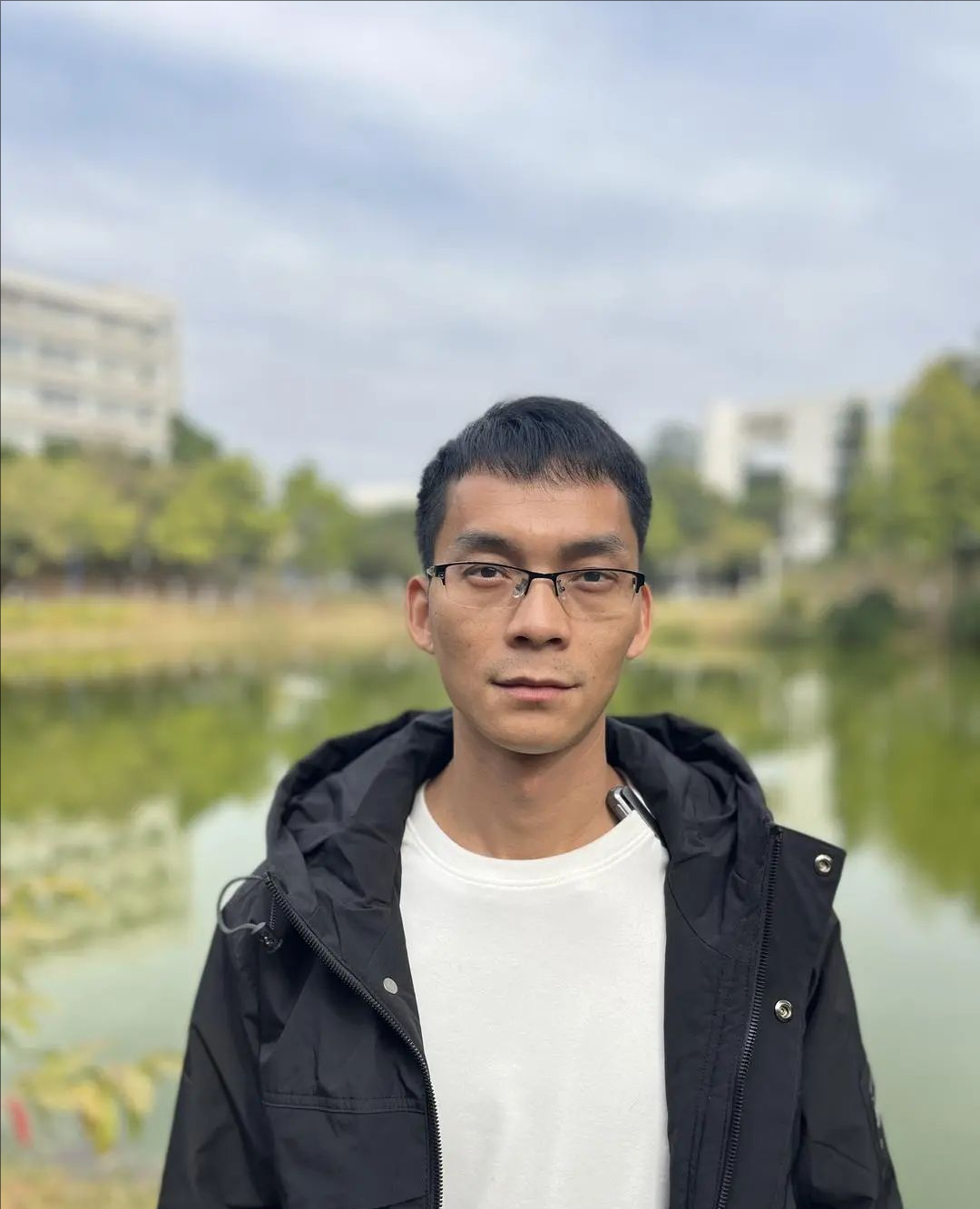 35岁唐尚珺公布大一期末考试成绩：考的科目全部都过了 曾担心挂科成为网友笑柄