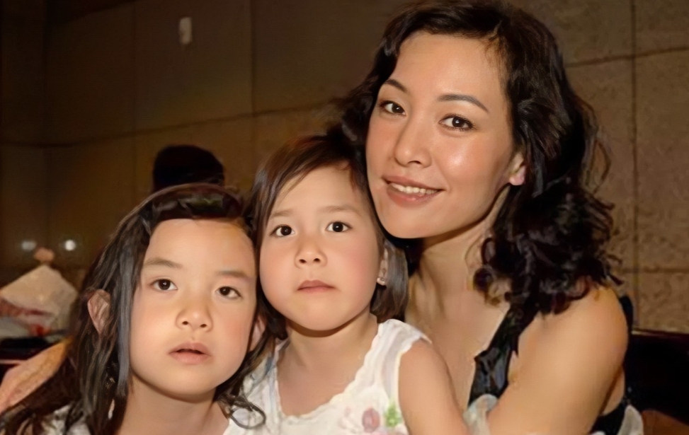 1998年，影后陈冲和丈夫结婚已经6年，肚子却迟迟未有动静，这也成为她内心的一个