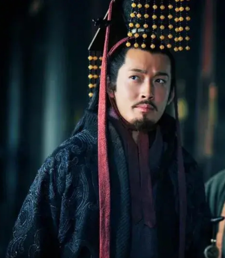 刘备为什么占领汉中之后就急于封王呢？我拿孙权举例子吧，周瑜到死也就是个偏将军，鲁