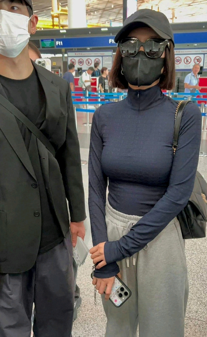 秦岚已经不小了