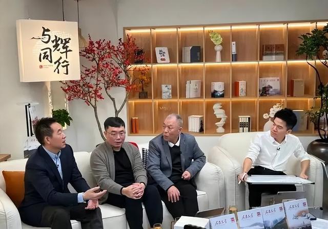 太尴尬了！董宇辉访谈刘德华成大型翻车现场，暴露5大尴尬问题！（董宇介绍）-第3张图片-九妖电影