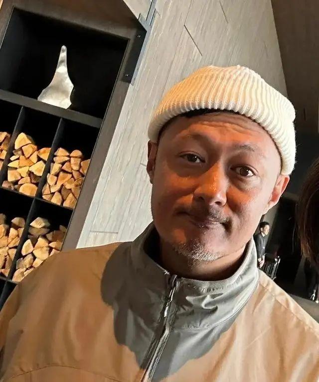 43岁余文乐颜值断崖式崩坏,4年没拍戏,店铺接连亏钱倒闭(余文乐为啥道歉)-第3张图片-九妖电影 43岁余文乐颜值断崖式崩坏,4年没拍戏,店铺接连亏钱倒闭(余文乐为啥道歉)-第3张图片-九妖电影