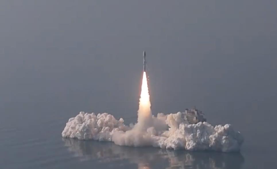 一道闪亮弧线划过黄海，NASA大厅瞬间安静了：中方不按常理出牌！

1月13日，