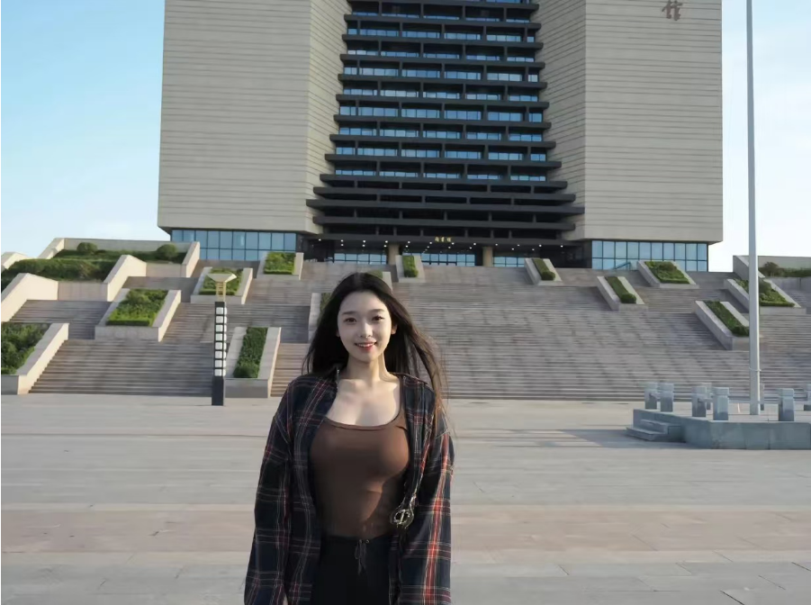 天冷了，开始穿外套了哈哈哈哈