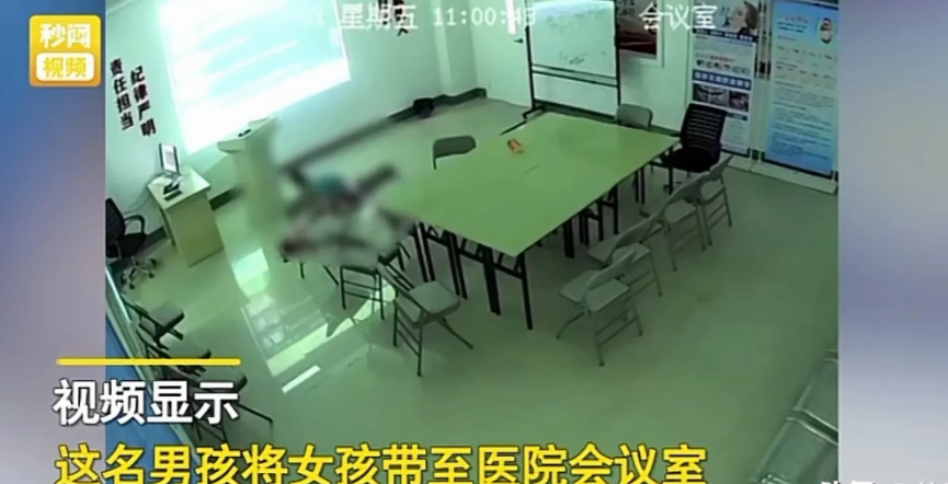 “小女孩的惨叫太让人心疼！！！”近日，广西北海，一段一位12岁男孩殴打7岁女孩三