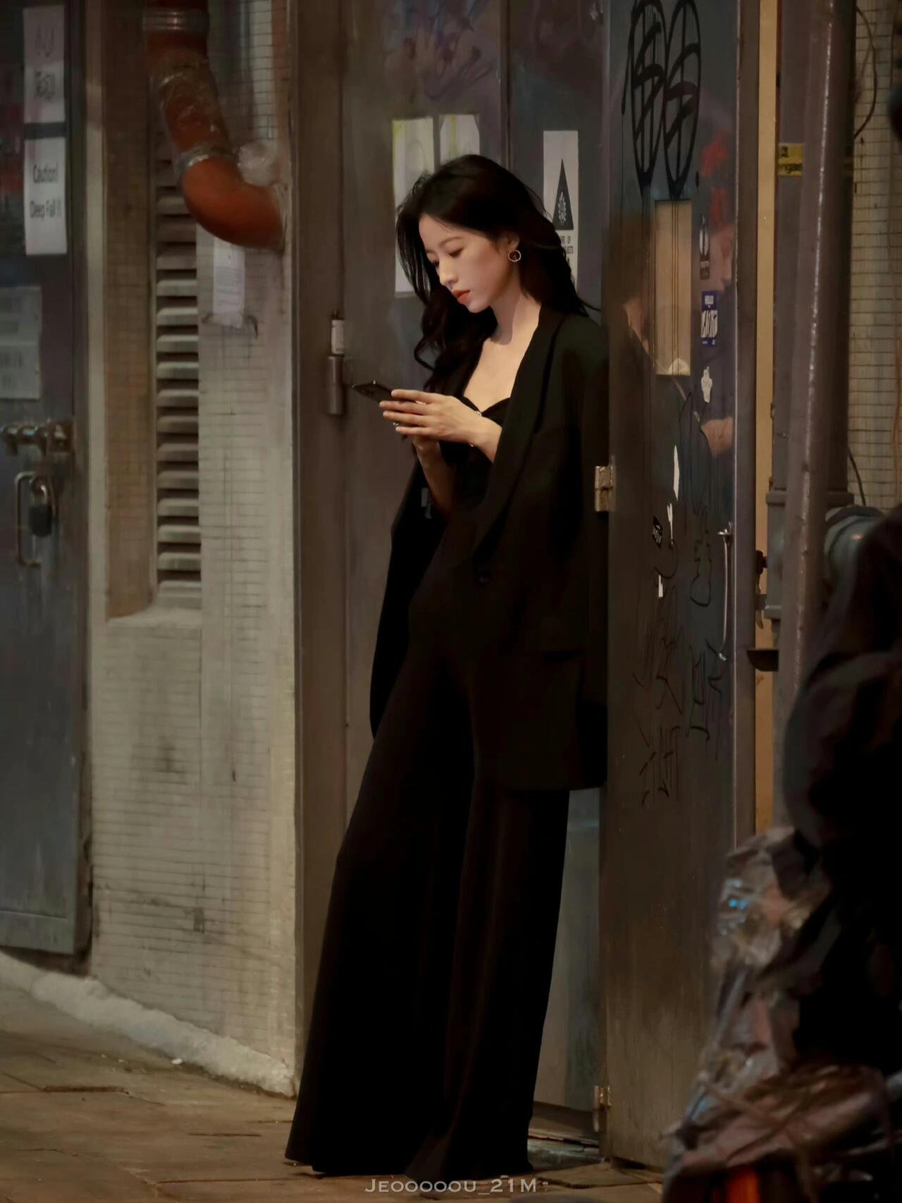 周雨彤——风姿卓越